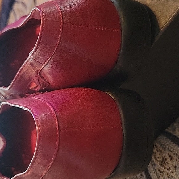 Price Drop! Bellini Red Perforated Leather Flats - Picture 2 of 3